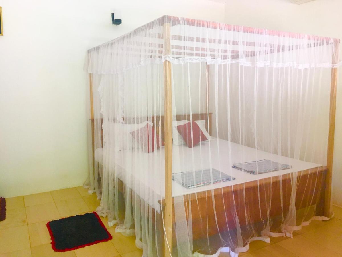 Arachchi Guest House Mirissa Exterior foto