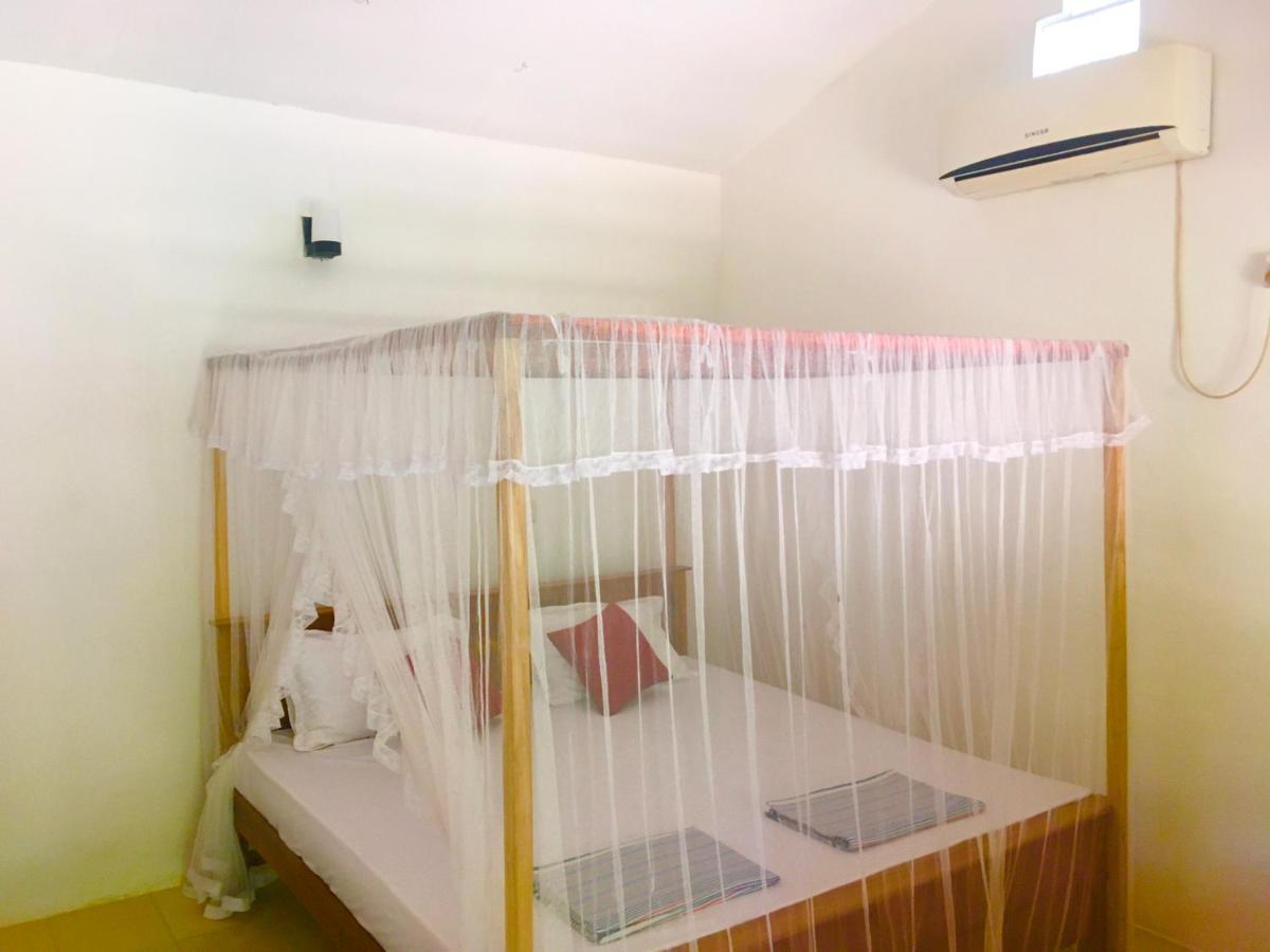 Arachchi Guest House Mirissa Exterior foto